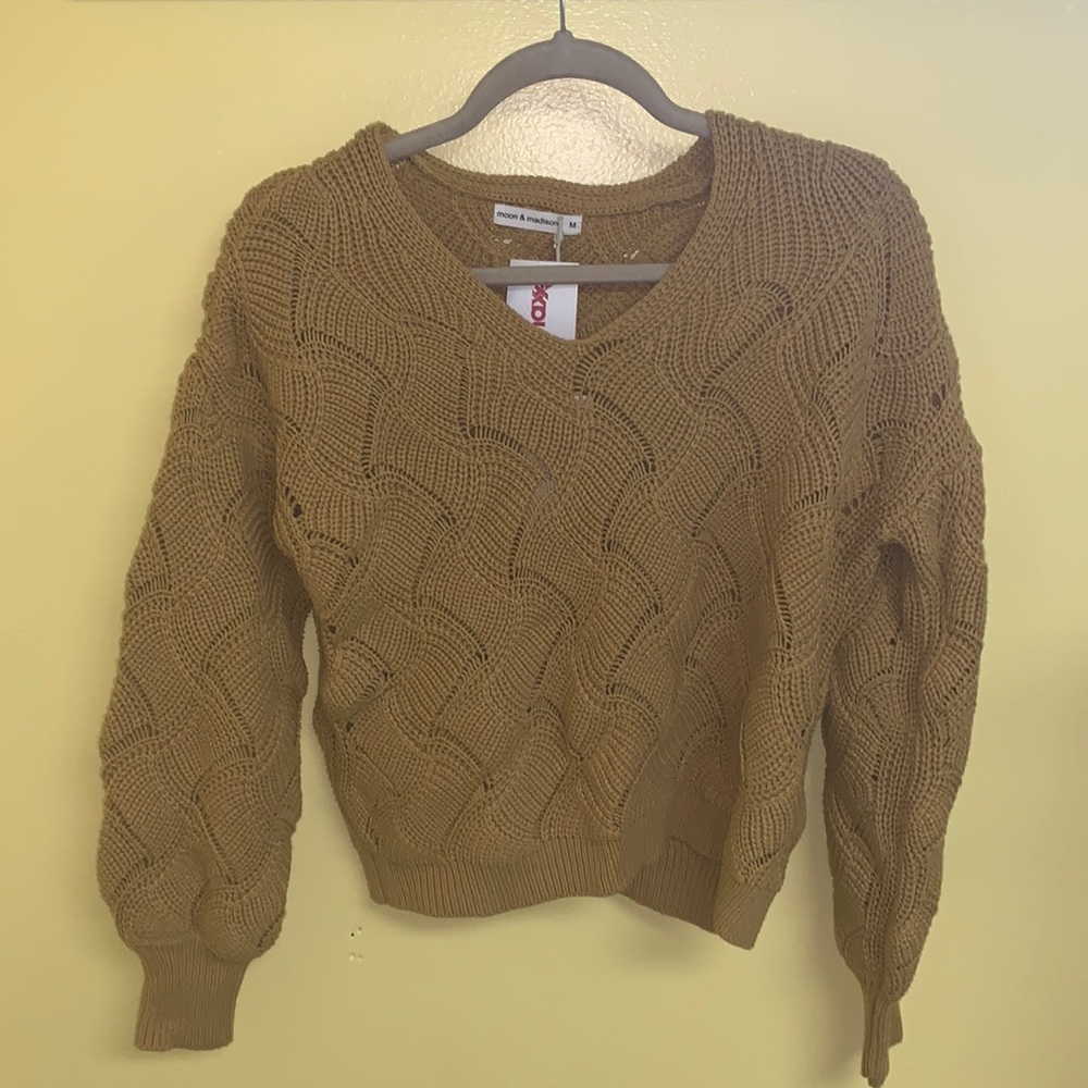 Sweater. Size M.